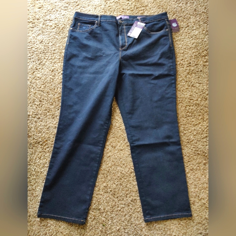 NWT Size 20W Gloria Vanderbilt "Amanda" stretchy jeans